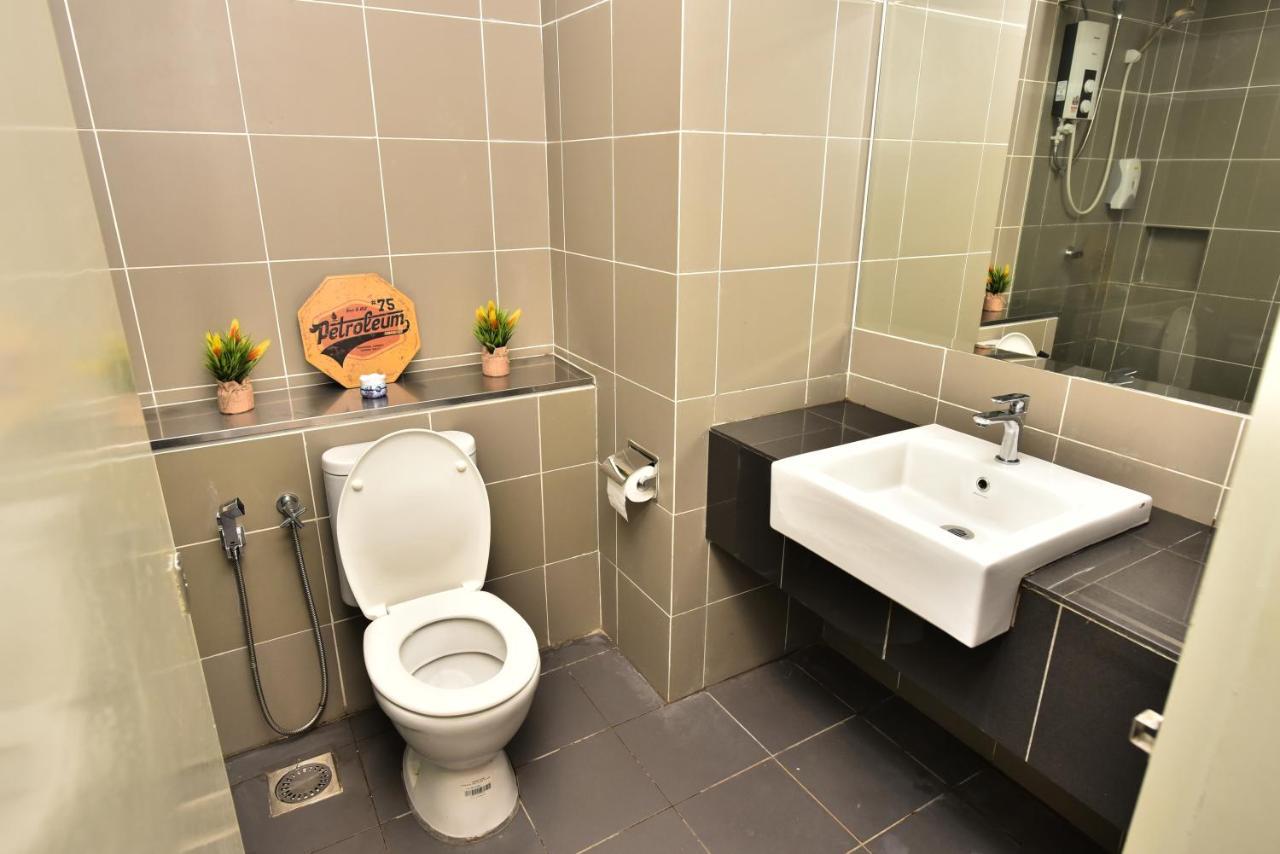קוטה קינבלו H&F Homestay The Two Owls Nest Aeropod Sovo Studio Room - 2 Queen Bed - Near Airport - Free Parking מראה חיצוני תמונה